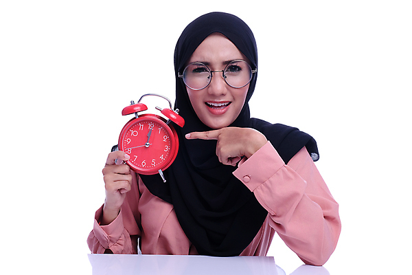 포토 JPG 해외이미지 스튜디오촬영 직업 학생 교육 무기 시계 백그라운드 셔츠 비즈니스 CEO 사업가 수업 아침 관리 한명 사람 성인 금발 사무실 숫자 교사 자명종 반지 잡기 시간 업무 비즈니스우먼 날짜 손목시계 속도 경영자 공포 비서 타이머 경보 기간 카운트다운 카피스페이스 해외포토 주간 문자 1 헤어스타일 여자 상의 장신구 모션 실내 공백 알람 작업 직장인 리더 파일형식 이미지허브