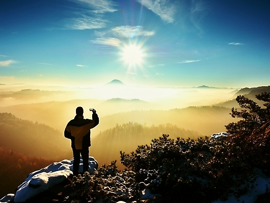포토 JPG 해외이미지 외관 공원 남자 겨울 오렌지 하늘 성공 요정 한명 풍경 소년 햇빛 태양 카메라 골짜기 계곡 얼음 새벽 습기 젖음 추위 가을 바위 흰색 나뭇가지 신선 정상 언덕 암초 절정 해외포토 자연요소 나무 1 계절 공공시설 어린이 컬러 컨셉 과일 자연 사람 전자제품 돌_바위 파일형식 이미지허브