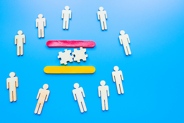 포토 JPG 해외이미지 손 교육 남자 종이 커피 조각 컨셉 비즈니스 아이디어 직장 창조 경기 사람없음 목재 쪽지 공책 공백 머그컵 도전 시골 업무 비즈니스맨 퍼즐 계획 정상 책상 검색 머리위 비전 문제 문제풀이 해결 발견 조립 패드 진행 혁명 방법 프로젝트 브레인스토밍 해외포토 나무 음료 스포츠 가구 회사 재료 문구용품 사람 신체부위 컵 작업 직장인 파일형식 이미지허브