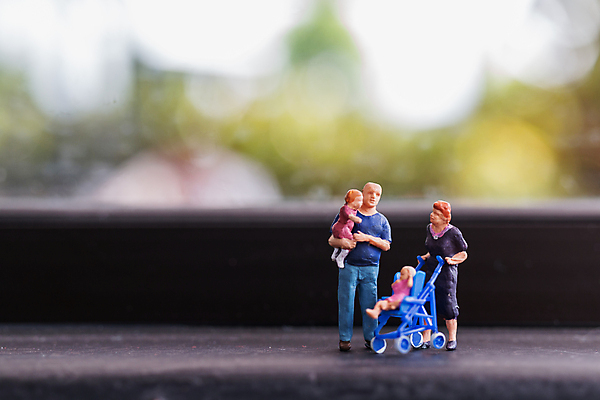 포토 JPG 해외이미지 남자 행복 아들 어린이 여행 백그라운드 컨셉 가족 놀이 엄마 휴식 사랑 사람 소년 사람없음 야외 장난감 숫자 파티 미니어처 잡기 아빠 작음 세대 미니멀 해외포토 문자 감정 관계 모션 이벤트 모형 크기 파일형식 이미지허브