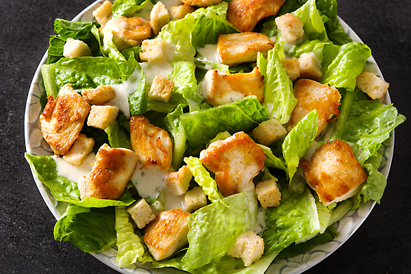 포토 JPG 해외이미지 전통 접시 음식 빵 채소 치즈 건강 사람없음 초록색 치킨 샐러드 흰색 신선 클래식 그릴 상추 점심식사 크루통 핸드메이드 로메인상추 해외포토 식기 컬러 컨셉 주방용품 유제품 식사 닭고기요리 파일형식 이미지허브