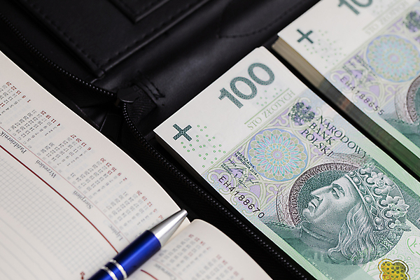 포토 JPG 해외이미지 종이 지폐 돈 비즈니스 설계 사람없음 경제 저축 달력 우승 재산 수집 소중 상패 무역 투자 이익 보물 자원 뇌물 욕심 월급 축적 빚 비용 수수료 해외포토 산업 컨셉 금융 최고 상_우승 요금 파일형식 이미지허브