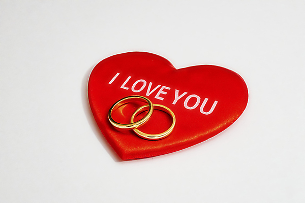 포토 JPG 해외이미지 커플 기념일 결혼 백그라운드 2 장신구 결혼식 휴가 발렌타인데이 선물 사랑 사람없음 장식 빨간색 빛 상자 뷰티 반사 금속 흰색 하트 축하 반지 오픈 화려 황금 고급 우아함 은색 컨테이너 보석 심볼 오브젝트 다이아몬드 약혼 고립 해외포토 모양 감정 산업 컬러 컨셉 관계 데이이벤트 재질 이벤트 광석 약속 파일형식 이미지허브