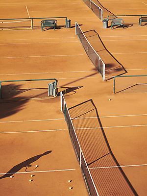포토 JPG 해외이미지 선 스포츠 공 놀이 건강 그림자 사람없음 야외 테니스 라켓 그물 점토 법정 플레이어 해외포토 스포츠용품 구기 파일형식 이미지허브