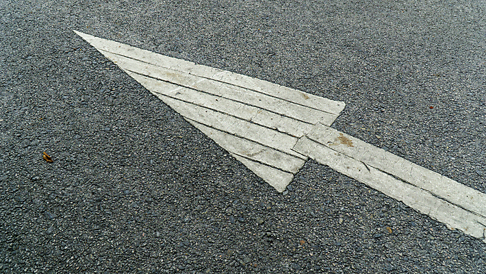 포토 JPG 해외이미지 응시 도로 길 선 여행 백그라운드 컨셉 십자가 지도 가이드 교통시설 자동차 표면 미래 화살 거리 사람없음 야외 검은색 회색 운전 흰색 도시 고속도로 보행로 선택 아스팔트 방향 심볼 흔적 사인 속도 시작 질감 타이어 방법 선로 직진 수평선 해외포토 직업 시선 육상교통 컬러 교통 모션 시설 파일형식 이미지허브