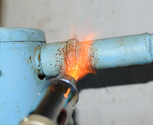 포토 JPG 해외이미지 산업 공장 불 주택 굴뚝 사람없음 금속 도구 손전등 뜨거움 수리 제조 자르기 철 난방 온도 보일러 압력 용접 용접공 철강 핸드메이드 화상 해외포토 자연요소 직업 공업 모션 재질 조명 건물 상처 파일형식 이미지허브