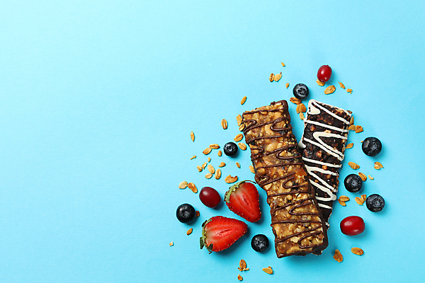 포토 JPG 해외이미지 딸기 실내 사람없음 파란배경 블루베리 에너지바 오트밀 카피스페이스 그래놀라 해외포토 음식 백그라운드 과일 내부 파란색 공백 파일형식 귀리 이미지허브