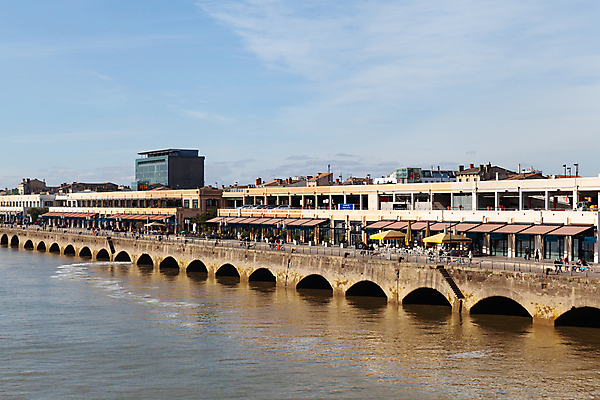 포토 JPG 해외이미지 전통 여행 하늘 사람 사람없음 야외 쇼핑 강 도시풍경 여행객 항구 산책 산책로 프랑스 도시 보행자 승차 타운 해외포토 유럽 길 교통시설 모션 휴식 풍경 파일형식 이미지허브