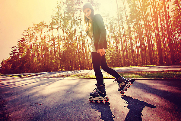 포토 JPG 해외이미지 백인 라이프스타일 공원 여자 행복 도로 스포츠 포즈 모션 자연 불꽃 건강 한명 사람 성인 야외 초록색 여름 운동 봄 스케이트 스케이팅 도시 칼날 롤러블레이드 연습 속도 롤러 스케이터 해외포토 서양인 1 계절 공공시설 감정 길 스포츠용품 컬러 교통시설 불 겨울스포츠 운동선수 취미 생활 생태계 파일형식 이미지허브