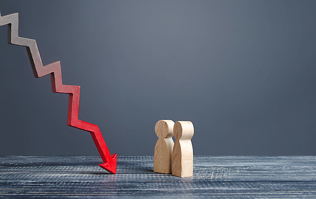 포토 JPG 해외이미지 화살표 실내 사람없음 말_게임 하락 남색배경 해외포토 백그라운드 컨셉 내부 남색 파일형식 이미지허브