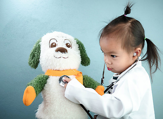 포토 JPG 해외이미지 백인 직업 손 행복 얼굴 어린이 곰 학교 청진기 놀이 주택 건강 병원 주사기 대화 한명 사람 동양인 스마트폰 장난감 알약 약 간호사 의사 물방울 하트 표현 걸음마 고립 돌봄 역할 증상 해외포토 모양 서양인 동물 1 교육 감정 포유류 의학 의료기기 모션 말하기 인종 건물 신체부위 핸드폰 스마트기기 의료진 파일형식 이미지허브