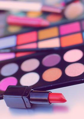 포토 JPG 해외이미지 직업 디자인 얼굴 분홍색 백그라운드 그림자 미술 사람없음 빨간색 초록색 파란색 세트 컬러풀 뷰티 유행 보라색 페인트 화장품 립스틱 붓 화려 팔레트 플랫 가루 볼터치 피부관리 마스카라 만들기 윤곽 예술가 위치 아이섀도 해외포토 컬러 컨셉 모션 문화예술 신체부위 화장 파일형식 이미지허브