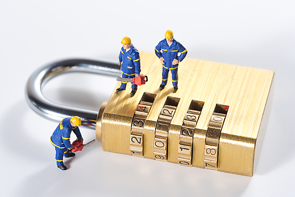 포토 JPG 해외이미지 컨셉 돈 비즈니스 자물쇠 안전 사람없음 금융 스마트폰 컴퓨터 금속 자료 흰색 키보드 오픈 암호 보호 잠금 보안 해커 해외포토 컬러 재질 경제 전자제품 핸드폰 스마트기기 범죄 재산 파일형식 이미지허브