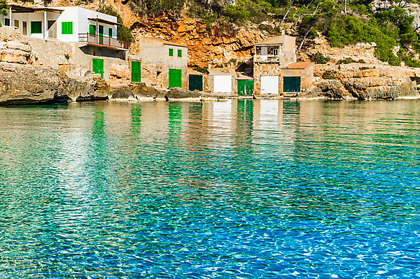 포토 JPG 해외이미지 유럽 바다 섬 여행 건축양식 자연 휴가 주택 사람없음 물 여름 관광지 뷰티 바위 만 투명 스페인 지중해 스페인어 해외포토 자연요소 계절 건축 나라 건물 돌_바위 생태계 파일형식 이미지허브
