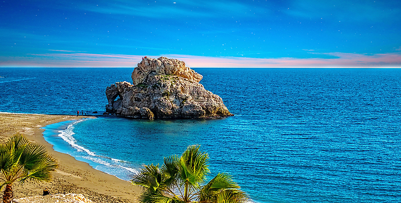 포토 JPG 해외이미지 공원 모래 파도 바다 여행 백그라운드 자연 하늘 휴가 산 사람없음 야외 빨간색 초록색 물 파란색 맑음 시골 스페인 숲 까마귀 전국 수평선 해외포토 자연요소 공공시설 유럽 컬러 조류 날씨 생태계 파일형식 이미지허브