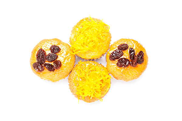 포토 JPG 해외이미지 음식 조각 부분 디저트 건강 사람없음 장식 파티 케이크 식당 카페 빵집 신선 고명 달콤 설탕 컵케이크 굽기 먹기 오브젝트 건포도 고립 무스 페스츄리 해외포토 빵 모션 포도 이벤트 상점 맛 구이 건과일 파일형식 이미지허브