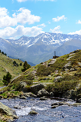 포토 JPG 해외이미지 공원 유럽 호수 여행 자국 자연 하늘 산 파노라마 사람없음 야외 초록색 물 파란색 뷰티 트래킹 하이킹 자유 황무지 언덕 휴양지 장면 안도라 절정 해외포토 자연요소 공공시설 나라 컬러 컨셉 레저 촬영기법 장소 생태계 파일형식 이미지허브