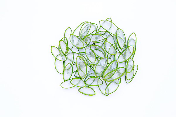 포토 JPG 해외이미지 사람없음 뷰티 촉촉함 피부관리 흰배경 슬라이스 수분크림 알로에 알로에베라 해외포토 식물 백그라운드 화장품 젖음 흰색 파일형식 이미지허브