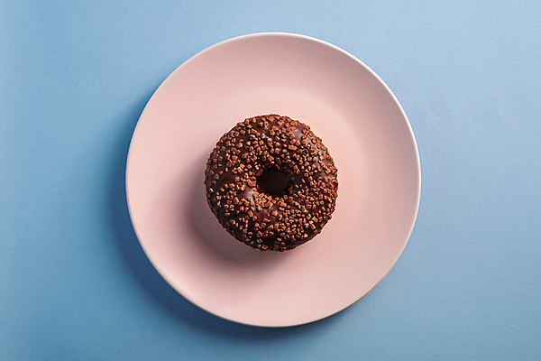 포토 JPG 해외이미지 접시 디저트 실내 사람없음 하이앵글 한개 도넛 해외포토 1 식기 음식 뷰포인트 내부 파일형식 이미지허브