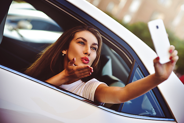 포토 JPG 해외이미지 백인 라이프스타일 여자 행복 도로 여행 백그라운드 교통시설 자동차 모바일 휴가 거리 실내 한명 사람 성인 스마트폰 핸드폰 여행객 놀람 운전 흰색 정상 시원함 택시 우수 인기 자동 스타일 해외포토 서양인 1 감정 길 육상교통 컬러 교통 모션 승용차 표정 내부 생활 전자제품 스마트기기 절기 시설 파일형식 이미지허브