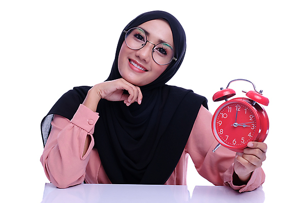 포토 JPG 해외이미지 직업 라이프스타일 응시 감정 종교 시계 손가락 아이디어 한명 미소 손짓 20대 성인 가로 경제 숫자 보라색 기쁨 가리킴 표현 시간 비즈니스우먼 자신감 입 중앙 이슬람교 자르기 긍정 보여주기 히스패닉 경영 고립 관리자 마감 아랍어 카운트다운 해외포토 문자 1 손 시선 여자 컬러 컨셉 비즈니스 모션 표정 사람 청년 생활 신체부위 직장인 파일형식 이미지허브