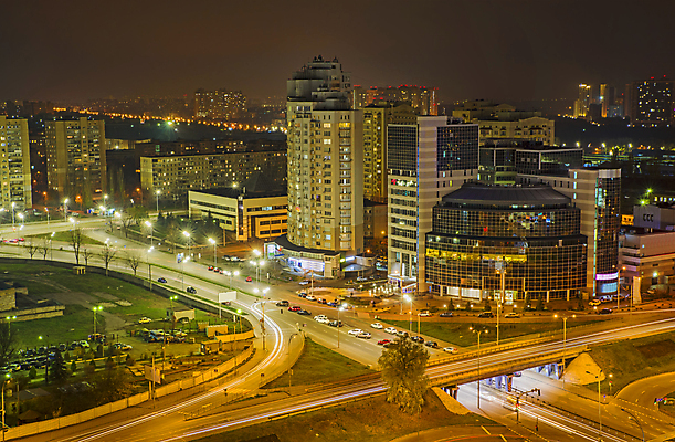 포토 JPG 해외이미지 외관 유럽 여행 건축양식 창문 하늘 지붕 거리 아파트 주택 안테나 파노라마 사람없음 건물 빛 강 도시풍경 사무실 탑 고층빌딩 어둠 황혼 도시 센터 재산 도심 정상 야간 저녁 지역 타운 스카이라인 빛망울 우크라이나 진짜 수평선 해외포토 자연요소 건축물 건축 나라 비즈니스 통신 촬영기법 풍경 빌딩 금융 일몰 파일형식 이미지허브
