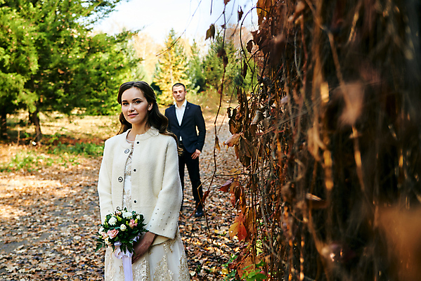 포토 JPG 해외이미지 백인 라이프스타일 커플 공원 여자 남자 딸 행복 결혼 2 가족 관계 자연 결혼식 엄마 남편 휴가 함께함 사랑 미소 사람 성인 야외 두명 여름 부모 흰색 축하 아내 아빠 해외포토 서양인 계절 공공시설 감정 컬러 컨셉 표정 이벤트 생활 생태계 파일형식 이미지허브