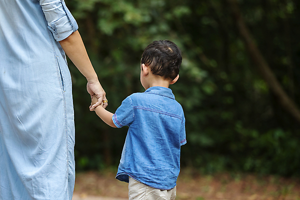 포토 JPG 해외이미지 라이프스타일 딸 행복 어린이 여행 2 가족 자연 놀이 엄마 휴가 휴식 함께함 사랑 미소 사람 야외 두명 여름 부모 태양 일출 맑음 일몰 기쁨 꿈 자유 아기 순간 해외포토 자연요소 계절 감정 컨셉 관계 날씨 표정 생활 노을 생태계 파일형식 이미지허브
