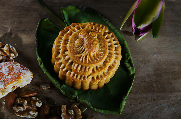 포토 JPG 해외이미지 전통 아시아 문화 음식 백그라운드 잎 디저트 기념 연꽃 감 동양인 사람없음 장식 케이크 축제 중국 달 가을 등불 축하 달콤 정상 반죽 호두 아몬드 노른자 해외포토 자연요소 식물 계절 꽃 나라 컨셉 과일 조명 인종 계란 견과류 맛 파일형식 이미지허브