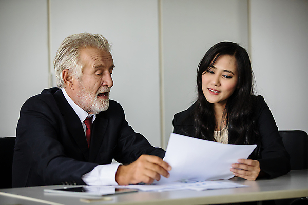 포토 JPG 해외이미지 백인 직업 손 여자 남자 행복 비즈니스 사업가 통신 성공 설계 노동자 아이디어 직장 미소 사람 성인 두명 사무실 흰색 잡기 업무 작업 비즈니스맨 비즈니스우먼 자신감 그룹 계획 스마트 문서 바쁨 긍정 나눔 경영 콜라보레이션 해외포토 서양인 감정 컬러 컨셉 회사 모션 표정 신체부위 직장인 파일형식 이미지허브