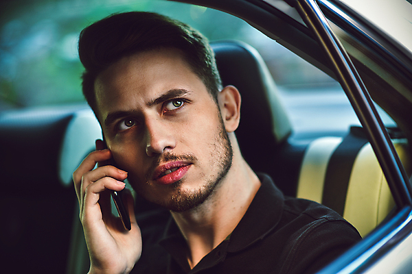 포토 JPG 해외이미지 백인 직업 남자 인터넷 의자 비즈니스 통신 교통시설 자동차 성공 모바일 실내 대화 한명 사람 앉기 스마트폰 핸드폰 놀람 업무 비즈니스맨 정상 연결 시원함 무선전화기 스마트 만족 경영자 바쁨 택시 승객 온라인 감탄 우수 인기 자동 해외포토 서양인 1 감정 육상교통 가구 교통 컨셉 모션 승용차 표정 말하기 내부 전자제품 스마트기기 작업 직장인 전화기 절기 시설 리더 파일형식 이미지허브