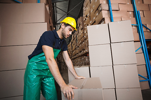 포토 JPG 해외이미지 백인 남자 노동자 실내 한명 상반신 20대 성인 옆모습 상자 잡기 작업 운반 안전모 집중 물류창고 성인남자한명만 해외포토 서양인 직업 1 뷰포인트 컨셉 모션 사람 청년 내부 헬멧 안전장비 창고 남자한명만 성인남자만 파일형식 이미지허브