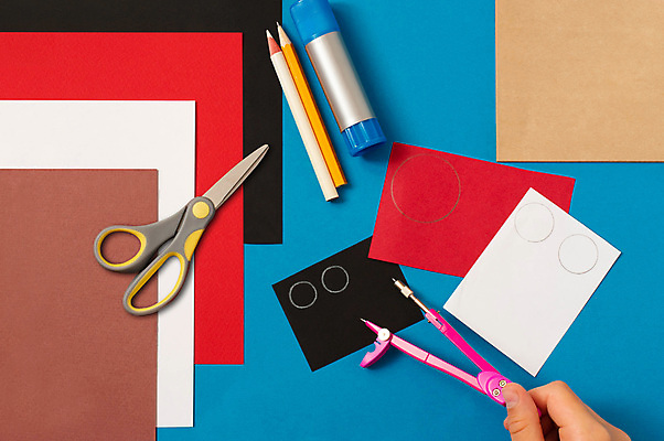 포토 JPG 해외이미지 나무 디자인 계절 종이 백그라운드 컨셉 크리스마스 패턴 가방 휴가 새해 아이디어 선물 미술 설명 취미 사람없음 장식 초록색 세트 컬러풀 연필 축제 희망 물감 도구 축하 눈송이 자르기 공예 묘사 수공예 DIY 접착제 프로젝트 핸드메이드 각인 해외포토 식물 잡화 기념일 감정 컬러 무늬 모션 문화예술 학용품 눈_날씨 필기구 미술도구 풀_접착제 파일형식 이미지허브