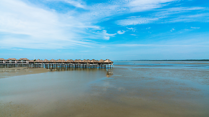 포토 JPG 해외이미지 모래 바다 조류 하늘 호텔 아침 낚시 휴가 주택 건조 사람없음 물 파란색 강 반사 갈색 마을 일출 침묵 빌라 시골집 휴양지 방갈로 말레이시아 해외포토 주간 자연요소 동물 아시아 컬러 숙소 레저 건물 노을 소리 장소 파일형식 이미지허브