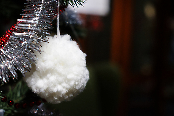 포토 JPG 해외이미지 디자인 백그라운드 컨셉 크리스마스 패턴 공 추상 휴가 새로움 기념 매달리기 사람없음 장식 빨간색 초록색 반짝임 뷰티 얼음 축제 기쁨 장식볼 축하 신용카드 화려 우아함 소프트포커스 12월 오브젝트 활 보케 엽서 문학 마법 전나무 필터 효과 해외포토 자연요소 나무 기념일 감정 컬러 무늬 모션 촬영기법 금융 날짜 편지 파일형식 이미지허브