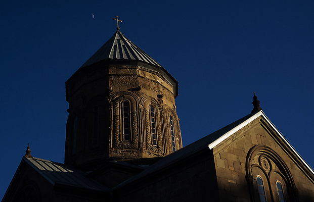 포토 JPG 해외이미지 전통 외관 유럽 기독교 종교 문화 여행 건축양식 안테나 사람없음 건물 파란색 성당 교회 탑 사찰 중세 역사 재산 신성 수도원 옛날 조지아 해외포토 건축물 건축 나라 컬러 통신 종교건축 금융 동유럽 파일형식 이미지허브
