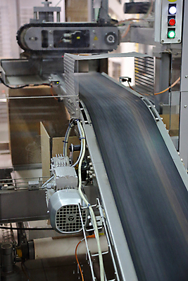 포토 JPG 해외이미지 공장 실내 사람없음 아웃포커스 컨베어밸트 해외포토 공업 촬영기법 내부 기계 파일형식 이미지허브