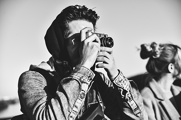 포토 JPG 해외이미지 백인 직업 1 라이프스타일 남자 행복 유럽 여행 백그라운드 거리 미소 사람 성인 야외 두명 유행 여행객 카메라 맑음 봄 수확 가을 잡기 도시 정상 사진사 그림 복고 인기 스타일 힙스터 해외포토 서양인 계절 패션 감정 나라 농업 모션 날씨 표정 생활 전자제품 작가 파일형식 이미지허브