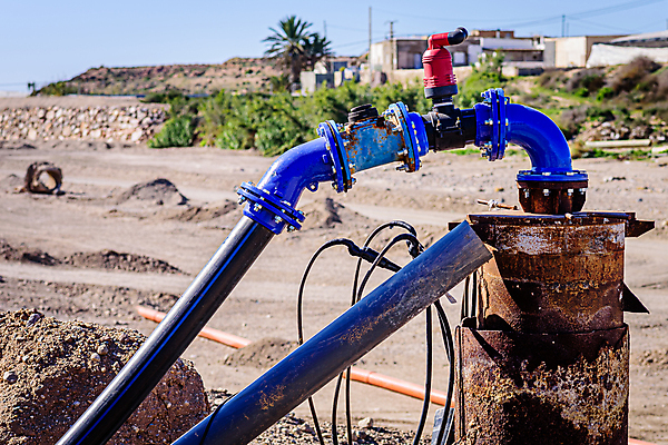 포토 JPG 해외이미지 산업 경고 사람없음 물 금속 장비 에너지 과학기술 수리 헬멧 물개 종업원 서비스 연료 가스 시스템 튜브 지하 파이프라인 해외포토 자연요소 직업 포유류 재질 기술 바다동물 보호장비 파이프_관 파일형식 이미지허브