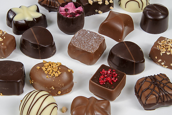 포토 JPG 해외이미지 음식 백그라운드 벽지 디저트 사탕 선물 사람없음 갈색 과자 초콜릿 어둠 여러개 우유 흰색 달콤 맛 수집 스위스 모음 코코아 고립 섞기 프랄린 해외포토 유럽 음료 컬러 다수 컨셉 유제품 한글 파일형식 이미지허브