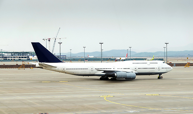 포토 JPG 해외이미지 여행 날개 비즈니스 교통시설 하늘 휴가 비행기 서울 한국 사람 사람없음 태양 일몰 화물 만 바퀴 공항 도착 항공 출발 활주로 제트기 엔진 대패 착륙 터미널 해외포토 자연요소 아시아 길 교통 컨셉 항공교통 대중교통 노을 운송업 시설 파일형식 이미지허브