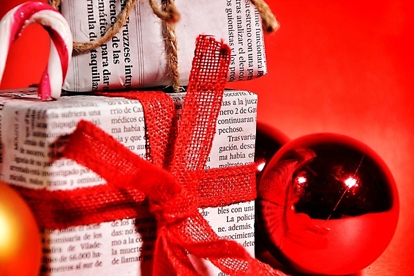 포토 JPG 해외이미지 리본 종이 밧줄 백그라운드 크리스마스 포장 선물 미술 이벤트 사람없음 장식 빨간색 초록색 단어 상자 글로벌 귀여움 환경 재활용 장식볼 수확 축하 생일 신문 뉴스 황금 달콤 잡지 편지 큐브 오브젝트 활 유기농 생태계 심플 패키지 이슈 해외포토 문자 웰빙 기념일 줄 컬러 컨셉 농업 문화예술 간행물 맛 친환경 파일형식 이미지허브