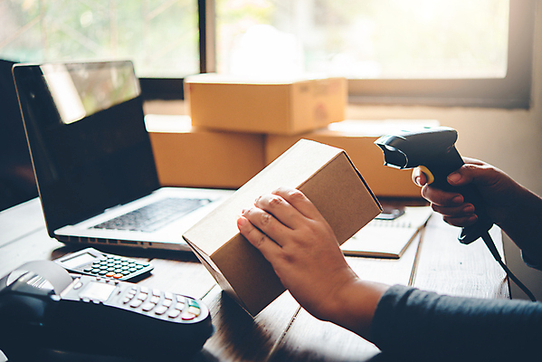 포토 JPG 해외이미지 백인 직업 남자 산업 비즈니스 공장 교통시설 노동자 사람없음 상자 상점 화물 작업 암호 배달원 주식 배송 창고 서비스 경영자 바코드 시스템 패키지 수납 질서 소매 물류 판지 전자상거래 경영 분배 스캐너 스캔 해외포토 서양인 교통 공업 사람 금융 운송업 예절 시설 리더 파일형식 이미지허브