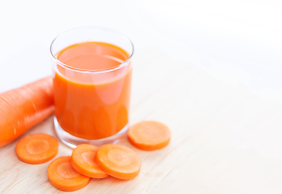포토 JPG 해외이미지 잔 실내 사람없음 당근 흰배경 슬라이스 건강식 당근주스 카피스페이스 디톡스 해외포토 식기 음식 백그라운드 뿌리채소 건강 내부 공백 흰색 야채주스 파일형식 이미지허브