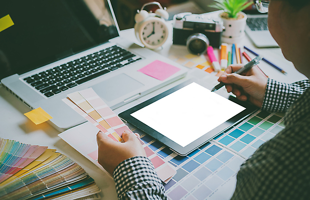 포토 JPG 해외이미지 직업 손 디자인 백그라운드 패턴 일러스트 비즈니스 탁자 직장 기술 미술 사람없음 그래픽 컴퓨터 컬러풀 사무실 알약 펜 견본 디지털 스크린 모니터 공구 업무 신용카드 그리기 팔레트 디자이너 책상 예술가 브레인스토밍 해외포토 컬러 가구 무늬 회사 모션 문화예술 신체부위 금융 전자제품 필기구 약 도구 작업 파일형식 이미지허브