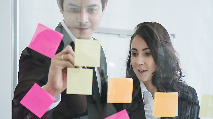 포토 JPG 해외이미지 백인 직업 여자 남자 행복 회사 비즈니스 통신 성공 협력 노동자 악수 아이디어 직장 실내 대화 서기 사람 두명 노트북 컴퓨터 사무실 업무 작업 비즈니스맨 비즈니스우먼 그룹 닫기 종업원 스마트 경영 고용 해외포토 서양인 감정 컨셉 모션 말하기 손짓 내부 전자제품 구직 직장인 채용 파일형식 이미지허브