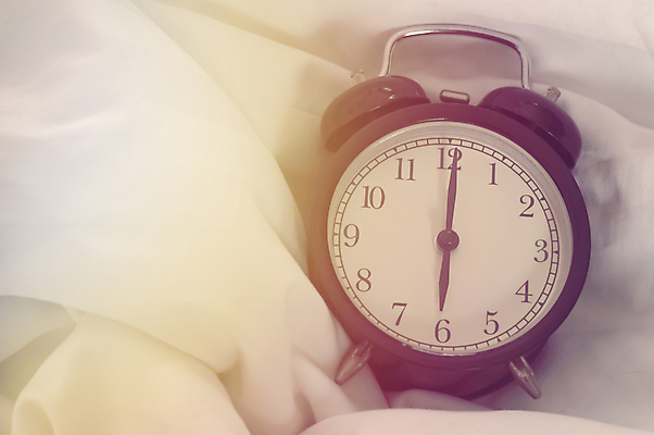 포토 JPG 해외이미지 라이프스타일 디자인 행복 시계 백그라운드 컨셉 비즈니스 베개 자연 아침 휴식 주택 건강 사람없음 여름 빛 태양 일출 침실 수확 침대 인사 신선 시간 잠 최고 업무 아침식사 속도 복고 상승 공포 거짓말 스타일 해외포토 주간 자연요소 계절 감정 가구 농업 침구 건물 생활 노을 식사 예절 작업 생태계 파일형식 이미지허브