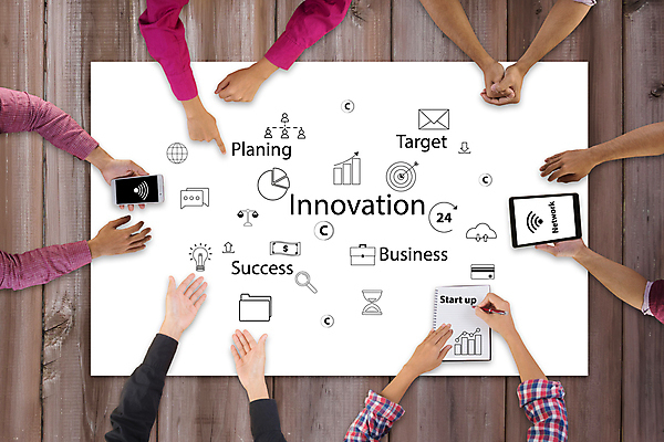 포토 JPG 해외이미지 아이콘 직업 인터넷 비즈니스 사업가 통신 회의 아이디어 안테나 사람 사람없음 그래픽 단어 스마트폰 사무실 알약 디지털 작업 비즈니스우먼 네트워크 계획 연결 토론 고객 심볼 분석 시작 온라인 브레인스토밍 해외포토 문자 여자 컨셉 핸드폰 스마트기기 약 직장인 파일형식 이미지허브