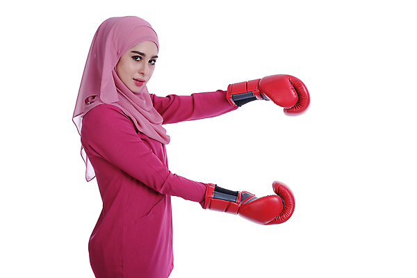 포토 JPG 해외이미지 스튜디오촬영 직업 응시 종교 청진기 청소년 노동자 실내 건강 병원 한명 사람 치료 세로 뷰티 약 건강관리 귀여움 권투 의사 분노 영혼 이슬람교 충돌 자르기 싸움 불만 베일 심각 킥복싱 해외포토 1 시선 감정 컨셉 의학 의료기기 모션 관리 내부 격투기 의료진 파일형식 이미지허브