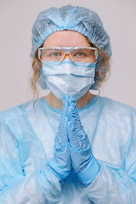 포토 JPG 해외이미지 직업 여자 유럽 장갑 유니폼 생각 건강 병원 피곤 가면 한명 약 간호사 의사 슬픔 기도 바이러스 보호 질병 고민 예방 업무과다 주사약 외과 테라피 백신 예방접종 예방주사 우울증 전염병 카피스페이스 해외포토 1 잡화 옷 감정 나라 컨셉 의학 주사기 사람 뷰티 공백 의료진 업무 접종 파일형식 이미지허브